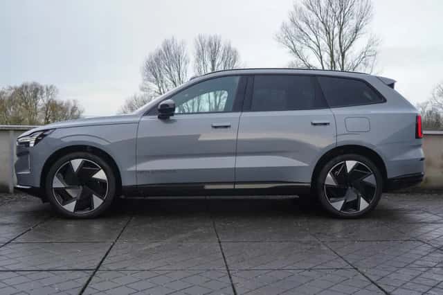 Volvo EX90 (2025) thumbnail 3