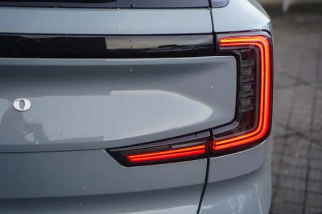 Volvo EX90 (2025) thumbnail 9
