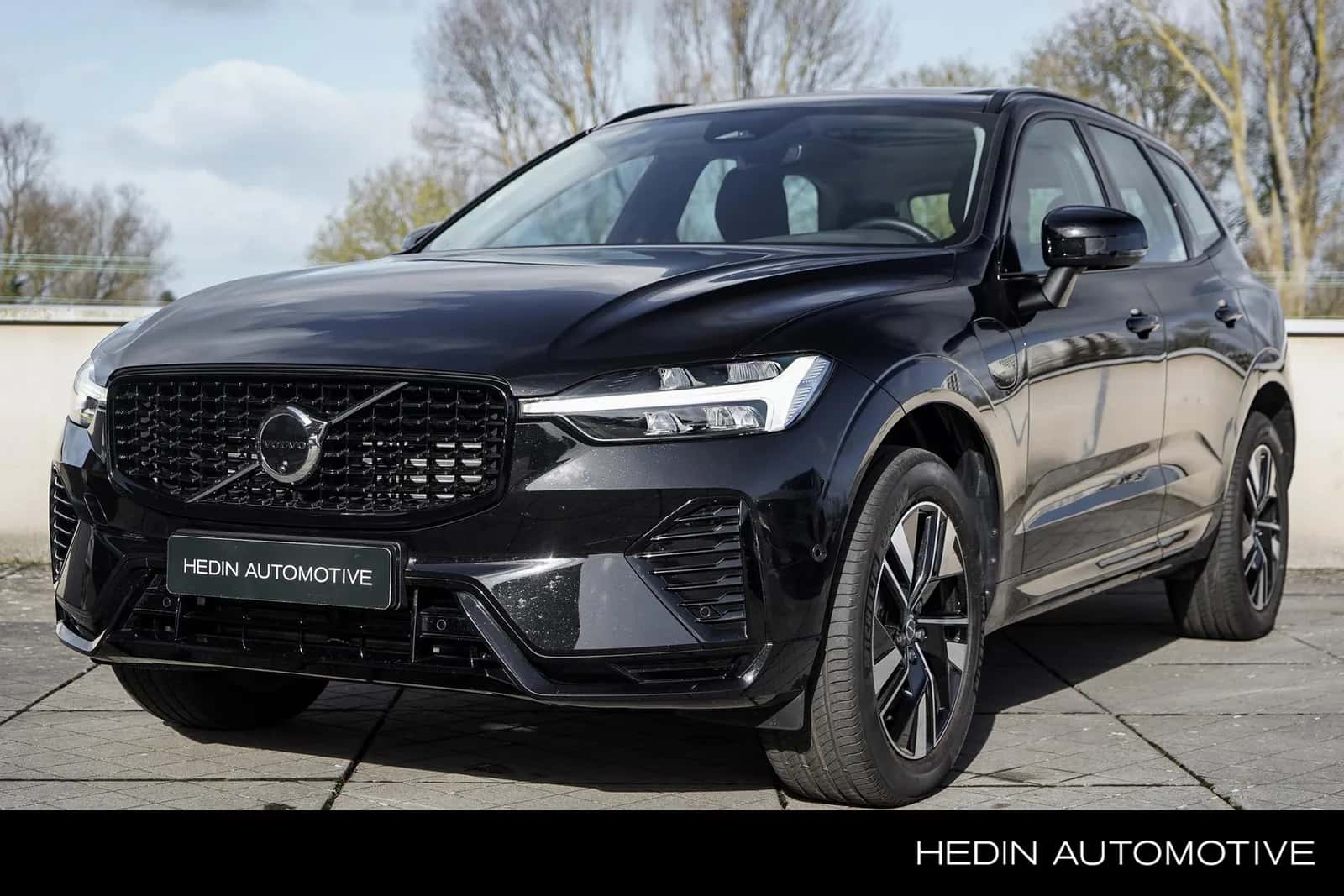 Volvo XC60 (2025) — foto 1