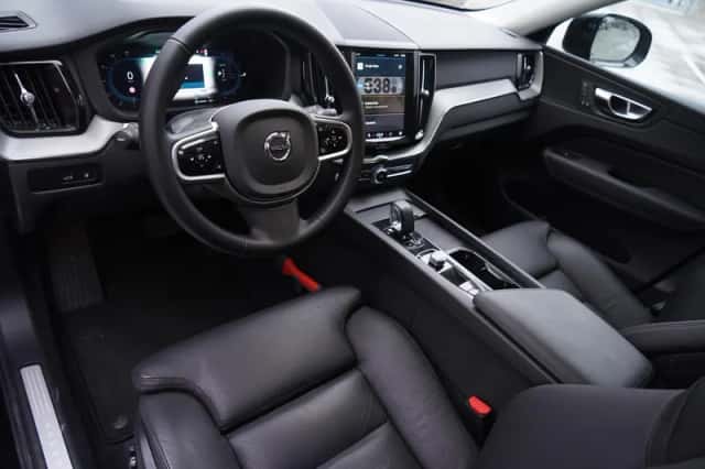 Volvo XC60 (2025) thumbnail 12