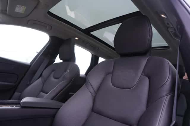 Volvo XC60 (2025) thumbnail 17
