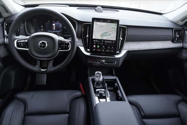Volvo XC90 (2025) thumbnail 13