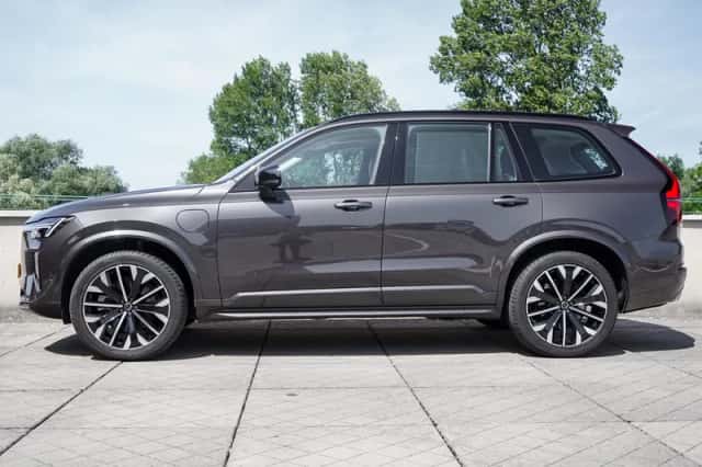 Volvo XC90 (2025) thumbnail 3
