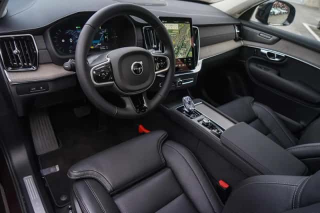 Volvo XC90 (2025) thumbnail 12
