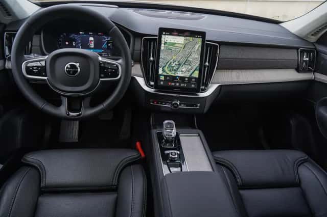 Volvo XC90 (2025) thumbnail 13