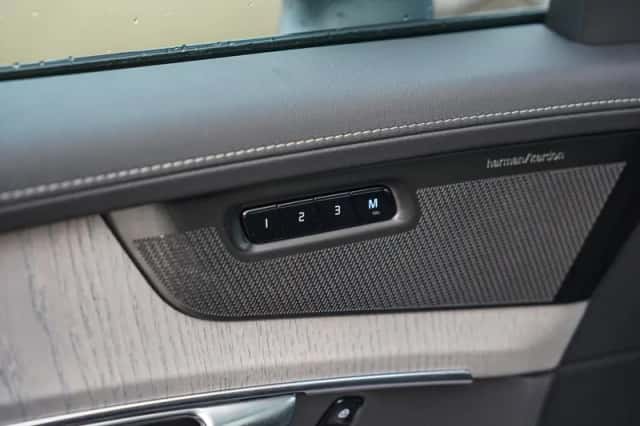 Volvo XC90 (2025) thumbnail 15