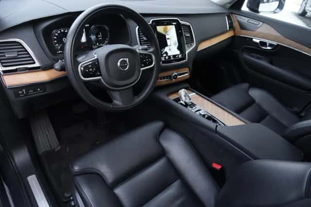 Volvo XC90 (2021) thumbnail 3