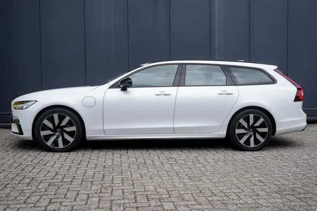 Volvo V90 (2025) thumbnail 3
