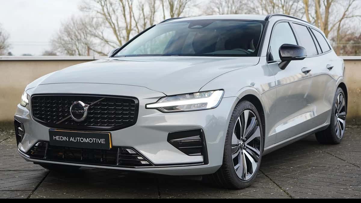 Volvo V60 (2025) — foto 1