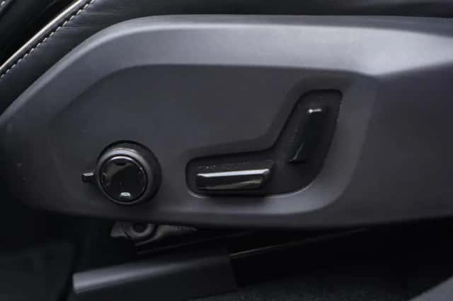 Volvo XC60 (2025) thumbnail 16