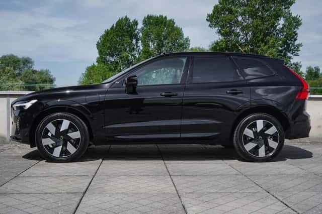 Volvo XC60 (2025) thumbnail 3