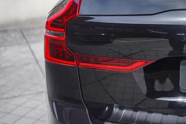 Volvo XC60 (2025) thumbnail 8