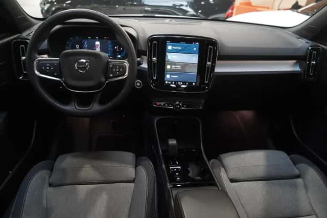 Volvo XC40 (2025) thumbnail 13