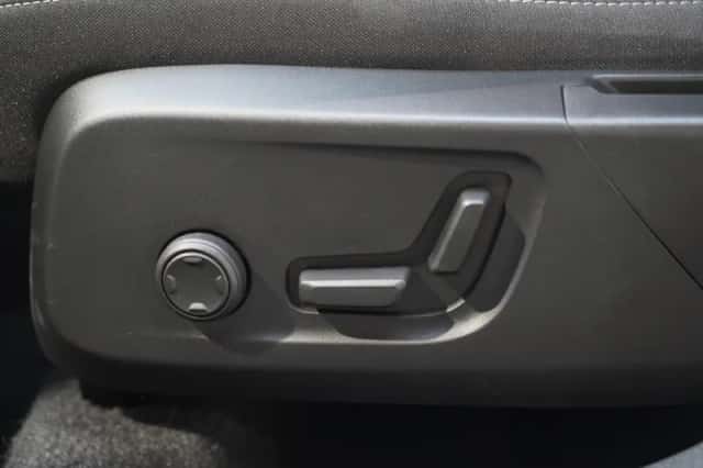 Volvo XC40 (2025) thumbnail 16