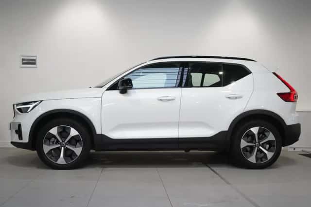 Volvo XC40 (2025) thumbnail 3