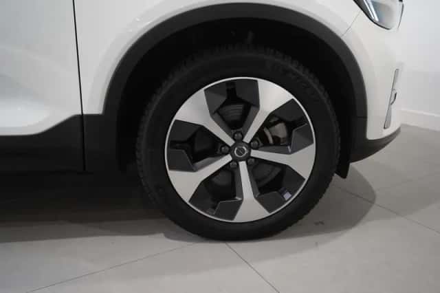 Volvo XC40 (2025) thumbnail 7