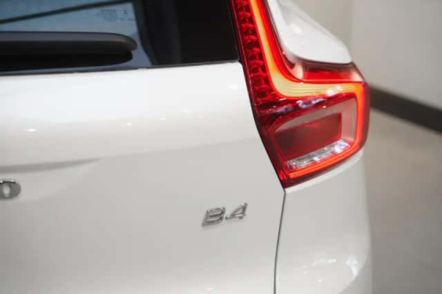 Volvo XC40 (2025) thumbnail 9