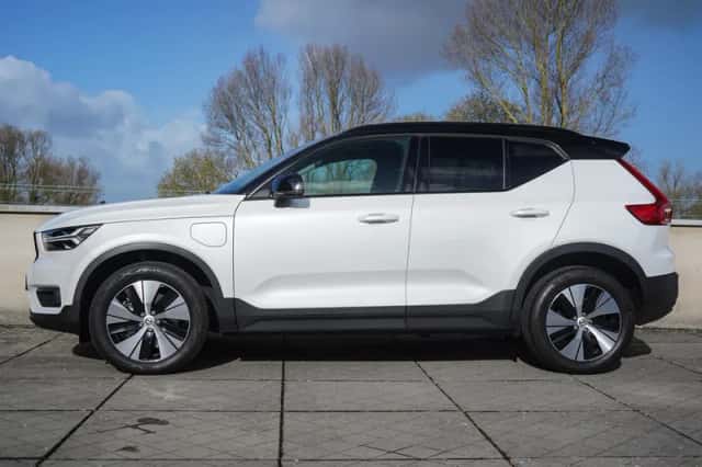 Volvo XC40 (2021) thumbnail 3