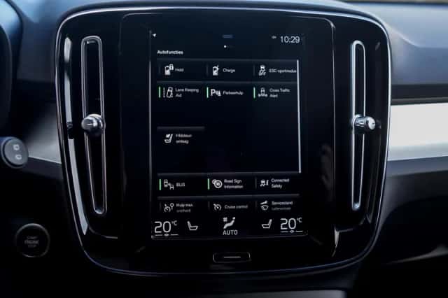 Volvo XC40 (2021) thumbnail 23