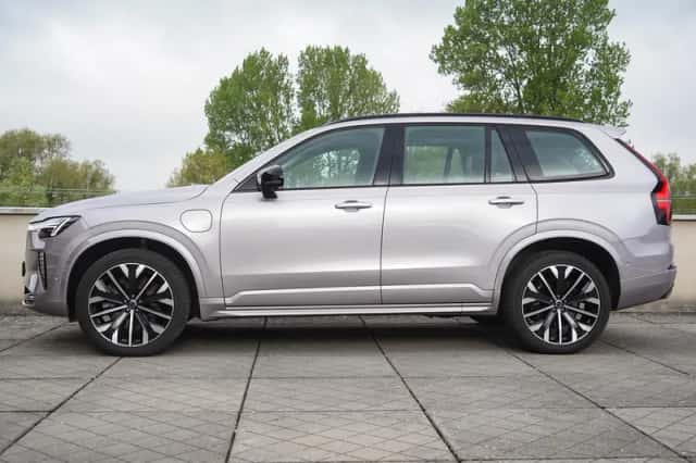 Volvo XC90 (2025) thumbnail 3