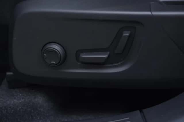 Volvo XC40 (2025) thumbnail 16