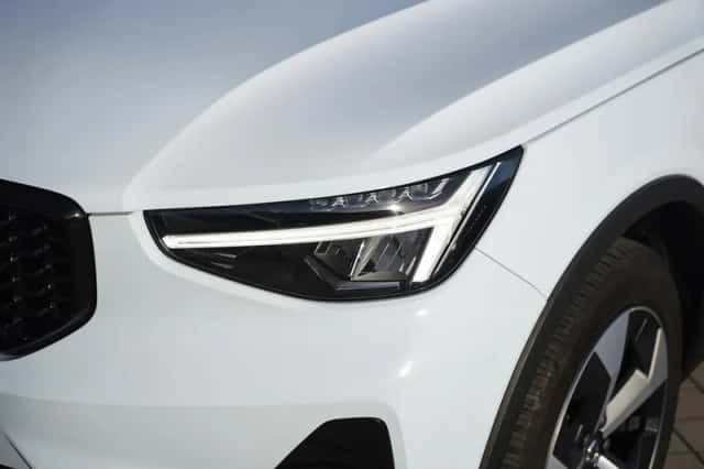Volvo XC40 (2025) thumbnail 4