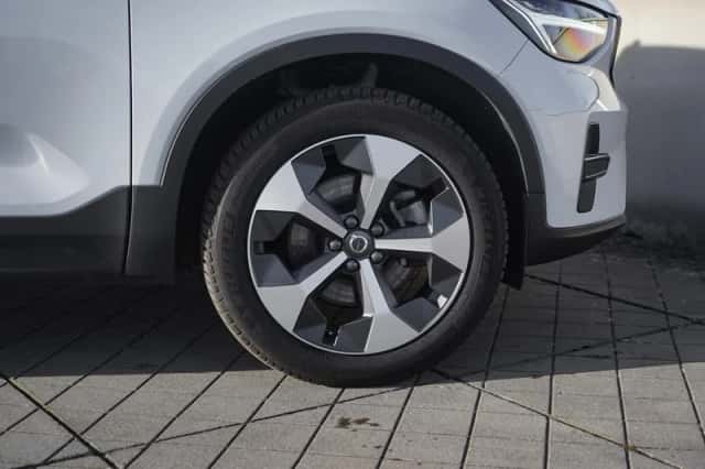 Volvo XC40 (2025) thumbnail 7