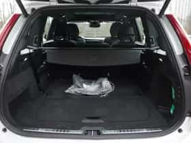 Volvo XC90 (2024) thumbnail 10