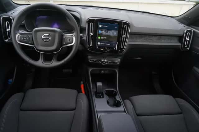 Volvo EX40 (2025) thumbnail 13