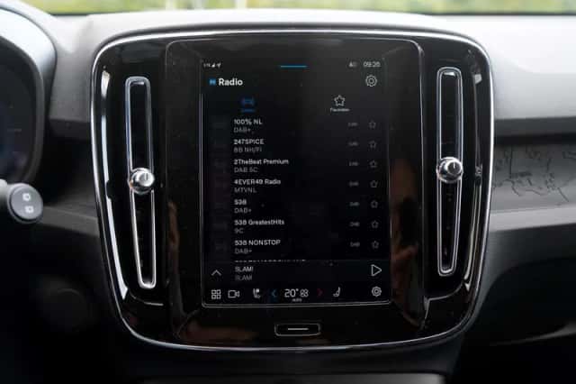 Volvo EX40 (2025) thumbnail 22