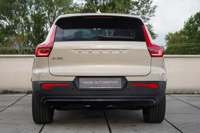 Volvo EX40 (2025) thumbnail 5