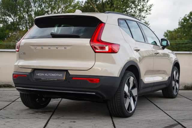 Volvo EX40 (2025) thumbnail 6