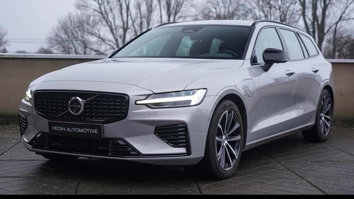 Volvo V60 (2025) — foto 1