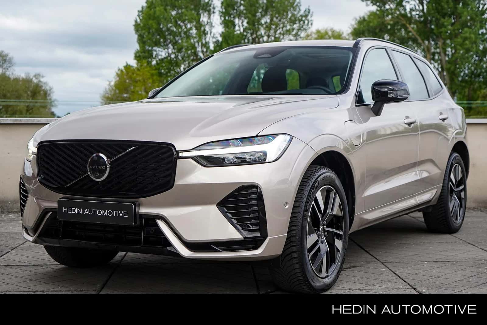 Volvo XC60 (2025) — foto 1