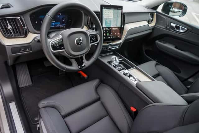 Volvo XC60 (2025) thumbnail 12