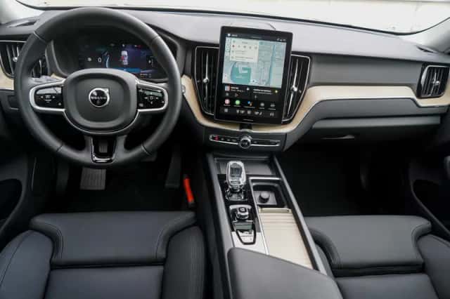 Volvo XC60 (2025) thumbnail 13