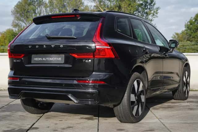Volvo XC60 (2024) thumbnail 2