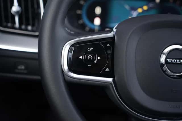 Volvo XC60 (2024) thumbnail 15