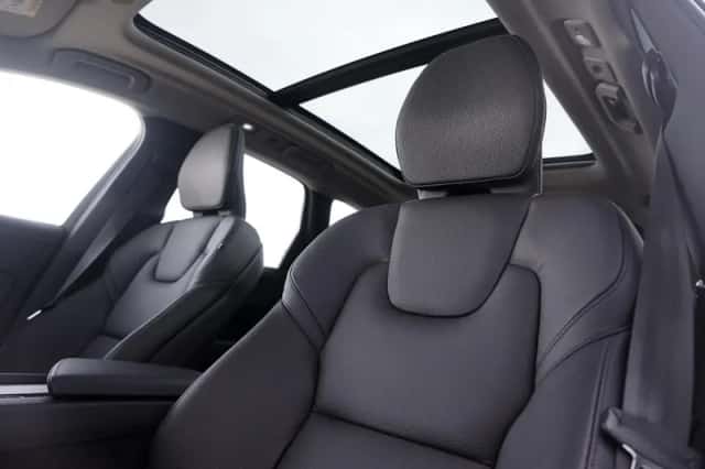 Volvo XC60 (2024) thumbnail 17