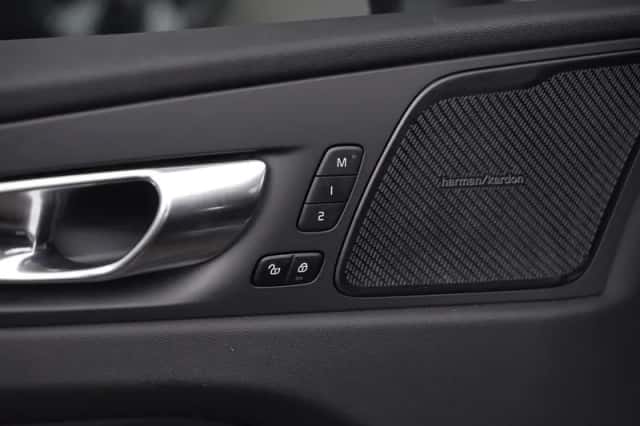 Volvo XC60 (2024) thumbnail 19