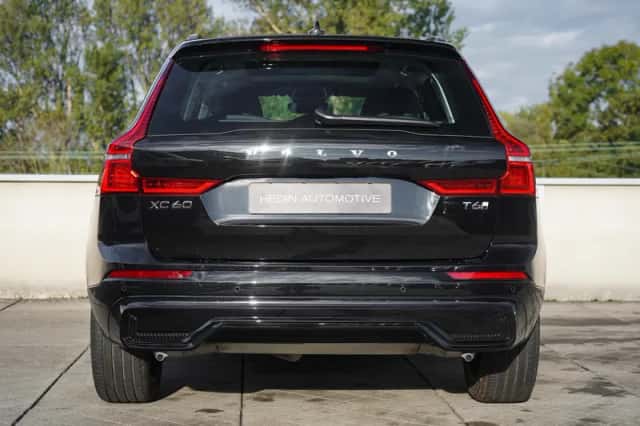 Volvo XC60 (2024) thumbnail 8
