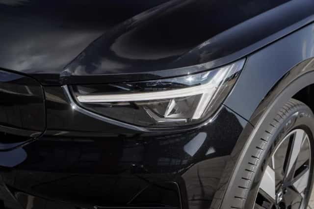 Volvo EX40 (0) thumbnail 4