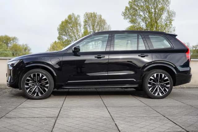 Volvo XC90 (2025) thumbnail 3
