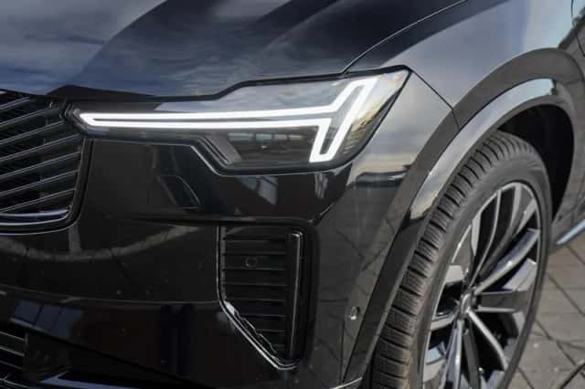 Volvo XC90 (2025) thumbnail 4