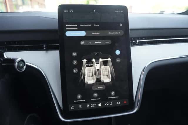 Volvo EX90 (2025) thumbnail 12