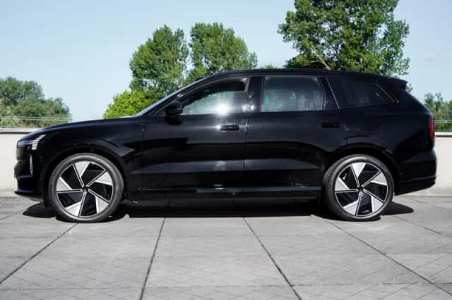 Volvo EX90 (2025) thumbnail 7