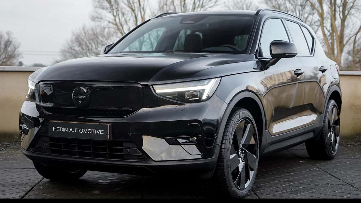 Volvo EX40 (2025) — foto 1