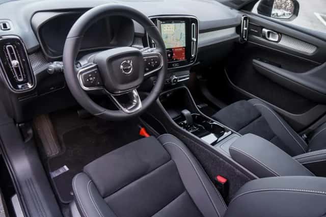 Volvo EX40 (2025) thumbnail 12