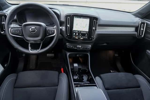 Volvo EX40 (2025) thumbnail 13