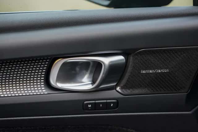 Volvo EX40 (2025) thumbnail 15